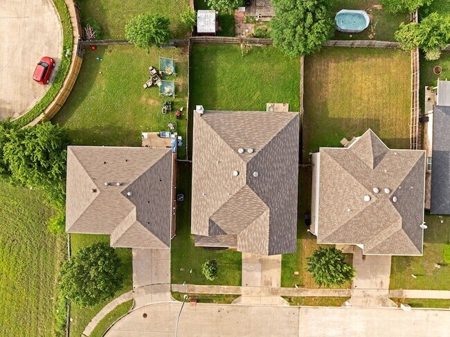 Building Photo - 6205 Winnebago Ct