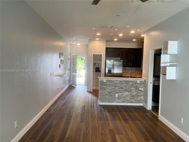 Building Photo - 9038 Shepton St
