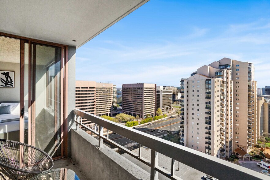 Building Photo - 401 12th St S