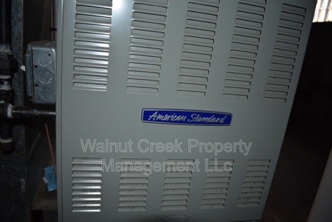 Building Photo - 136 Cleveland St