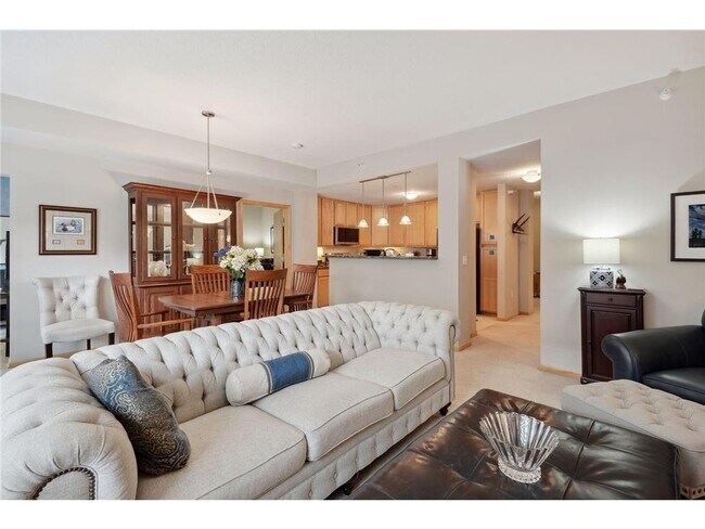 Building Photo - 2405 39th Ave NE