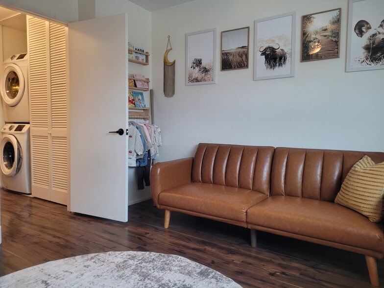 Building Photo - 542 N Shelton St