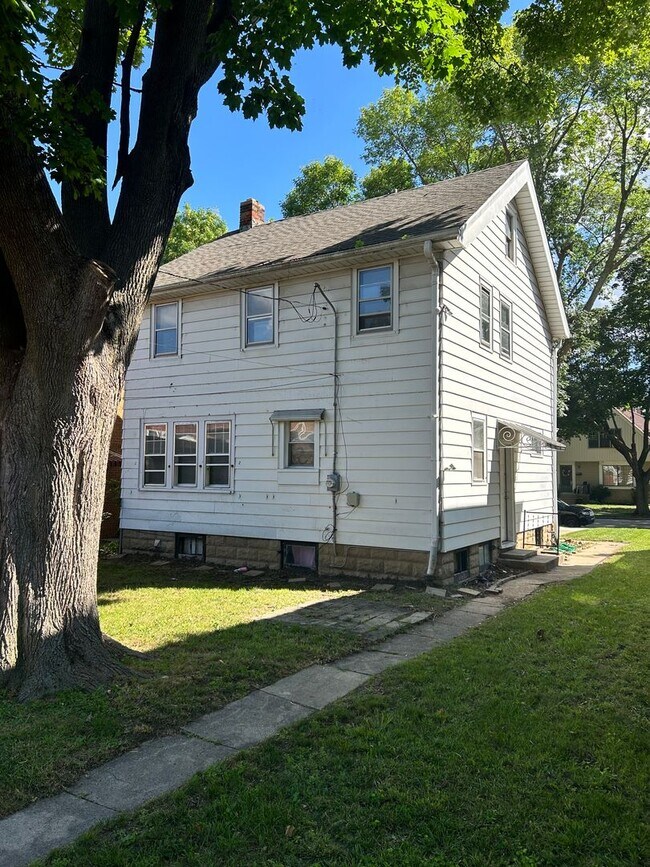 Building Photo - 3013 N 53rd St