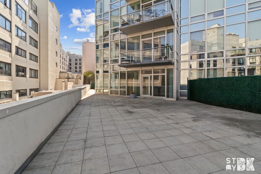 Building Photo - 525 Clinton Ave