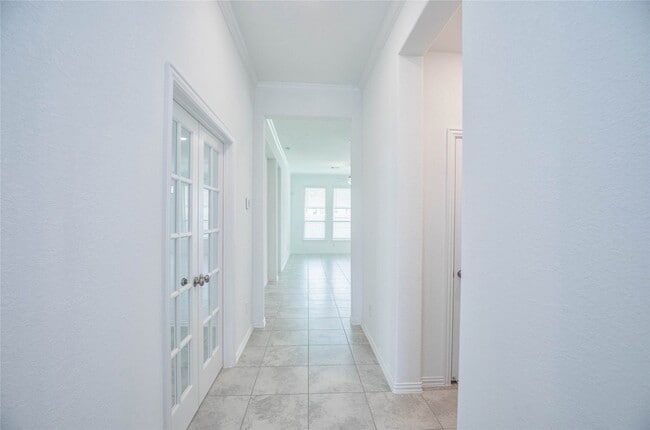 Building Photo - 8726 Fairbrook Dr
