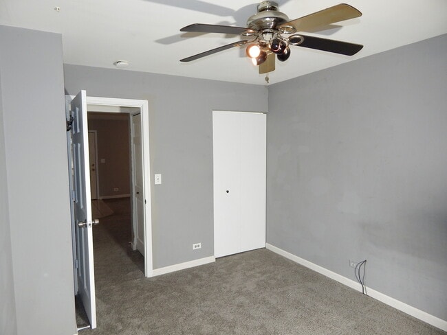 Building Photo - 1985 Navarone Dr