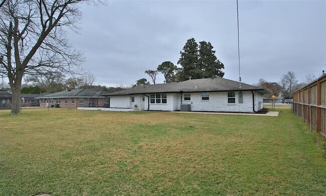 Building Photo - 8741 Blankenship Dr