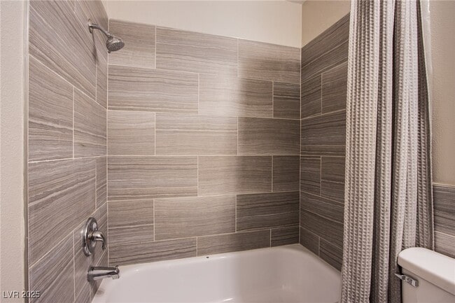 Building Photo - 5009 Evergreen Ave