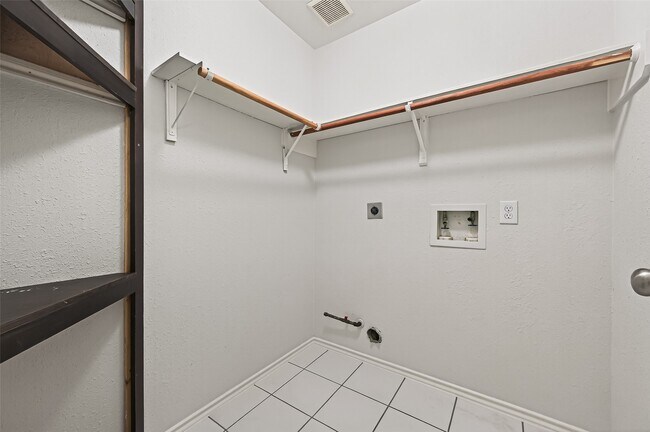 Building Photo - 3314 Zubin Ln