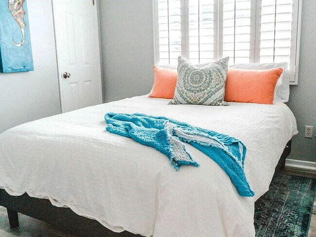 Building Photo - NO MIN CREDIT SCORE REQUIRED, BK OKAY, PAS...