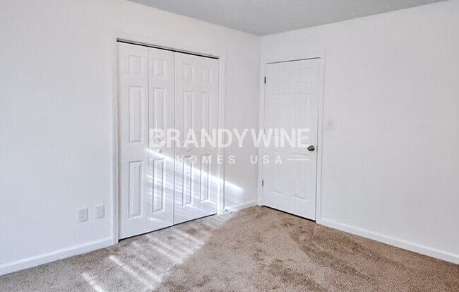 Building Photo - 431 Churchill Ct