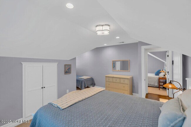 Building Photo - 420 Tuttle Ave