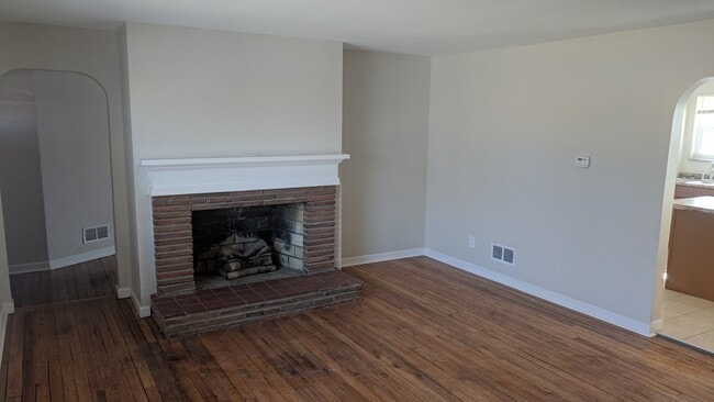 Building Photo - 3231 Alpine Pl