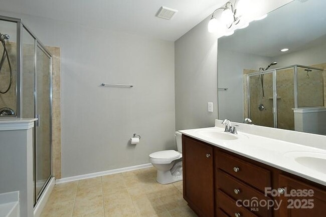 Building Photo - 8204 Viewpoint Lane