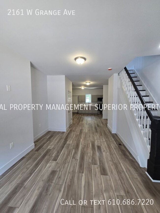 Building Photo - 2161 W Grange Ave