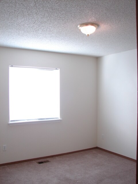 Building Photo - 4954 Ardley Dr