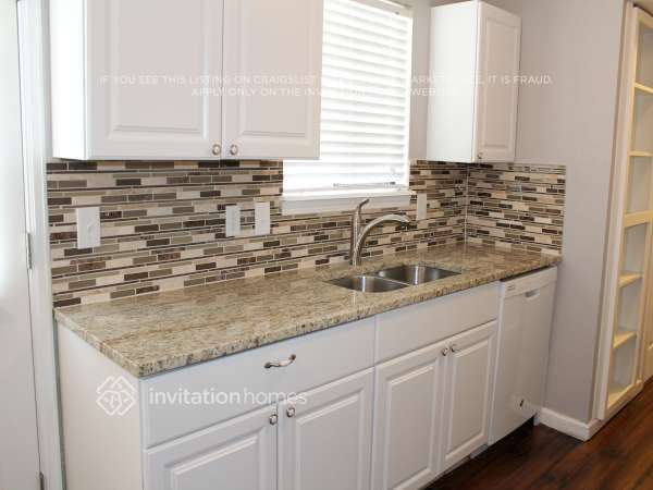 Building Photo - 4744 S Salida St