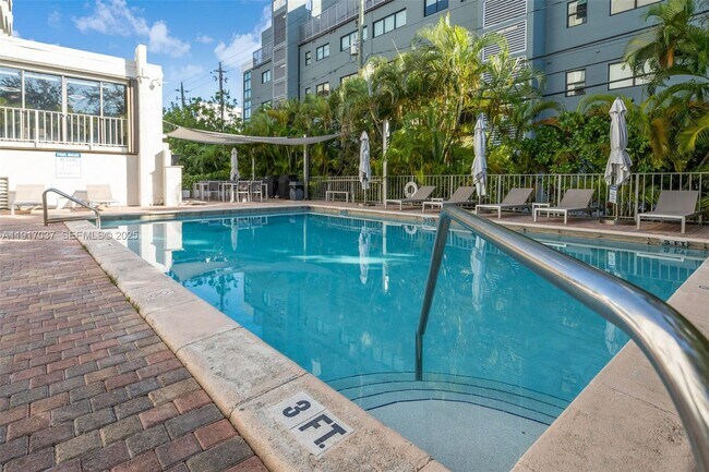 Building Photo - 575 Crandon Blvd