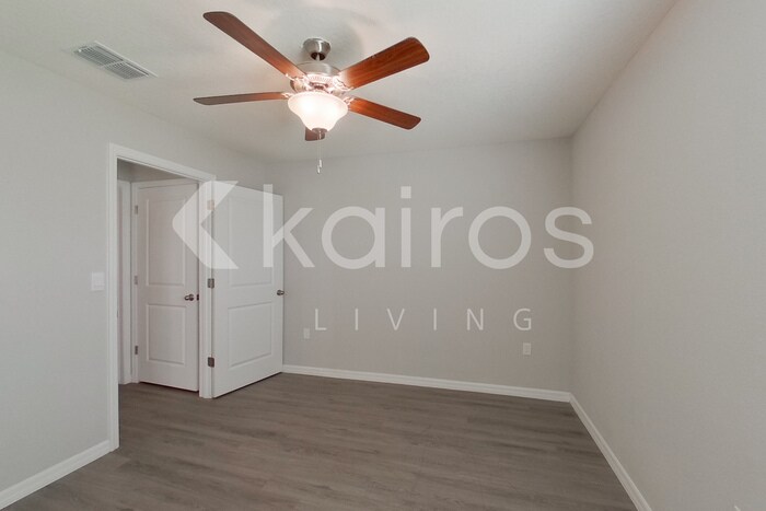 Building Photo - 8578 SW 44th Ct