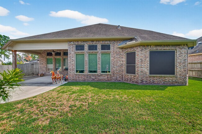 Building Photo - 15802 Pine Cone Ln