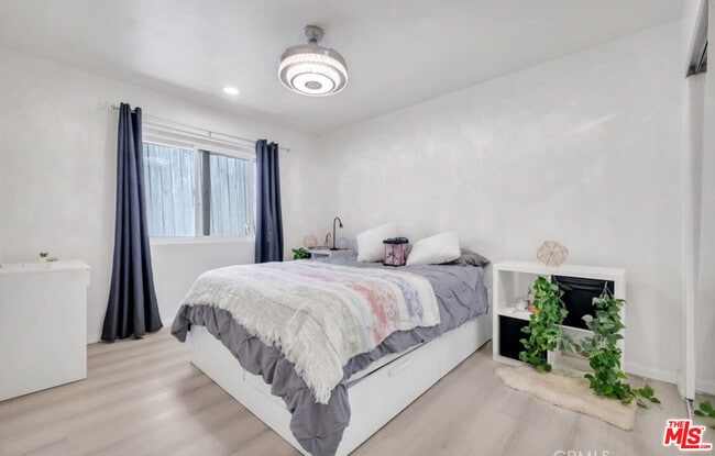 Building Photo - 7701 Baird Ave