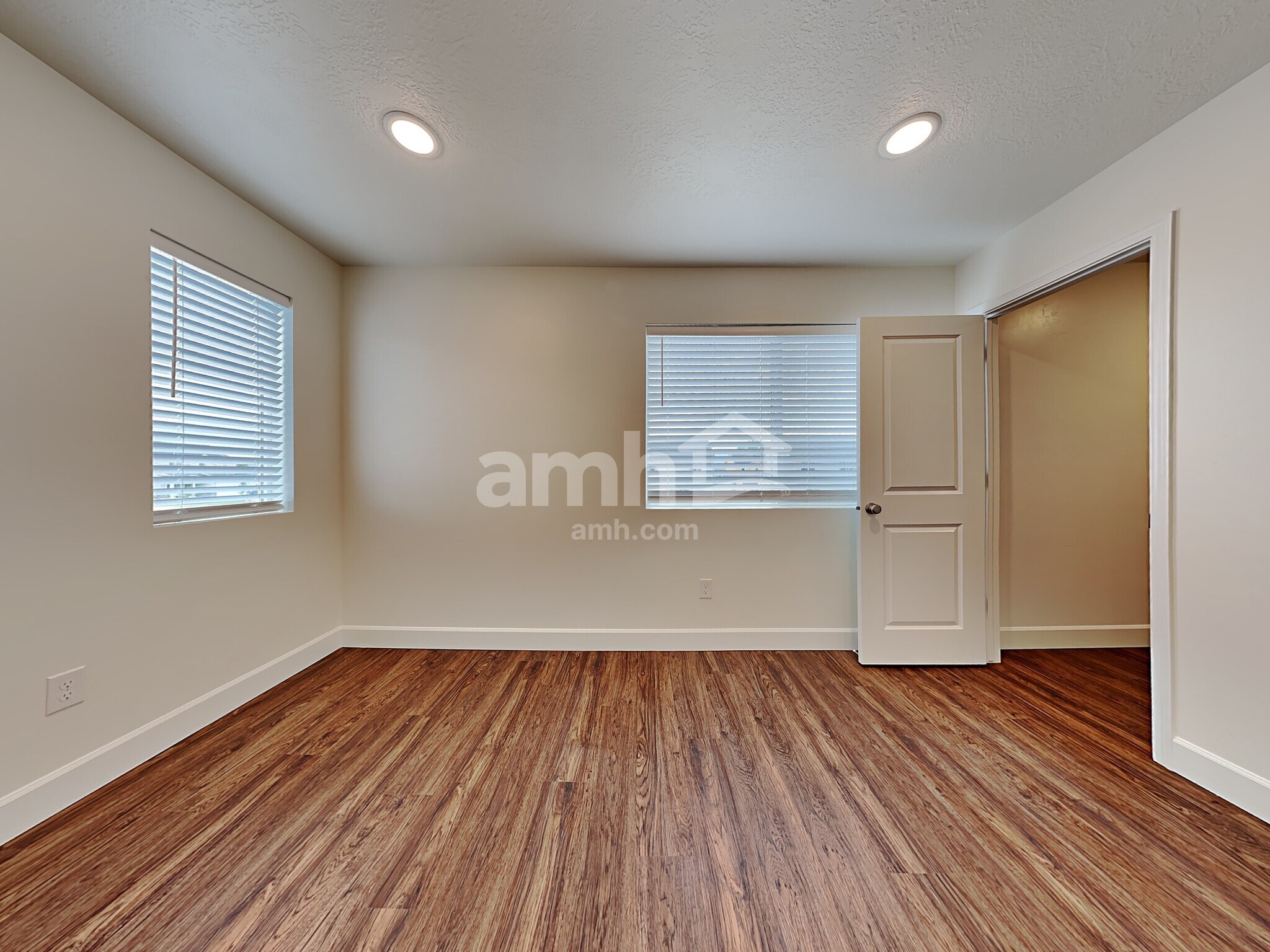 Building Photo - 211 Allen Ln