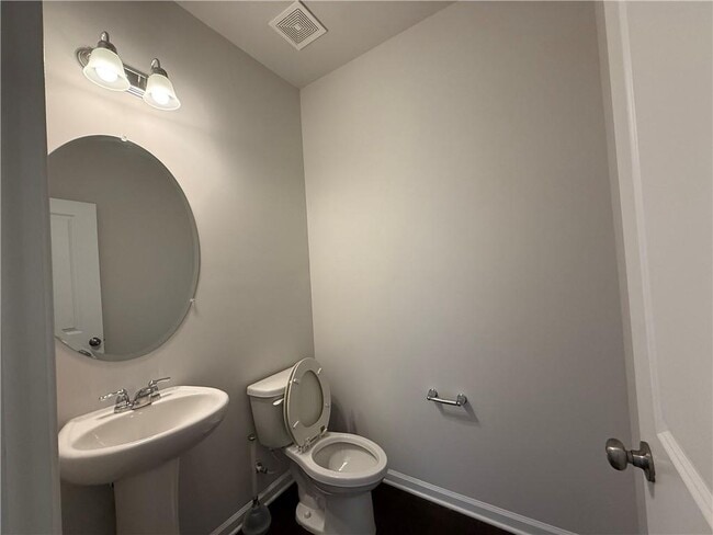 Building Photo - 5839 Wheeler Ridge Rd