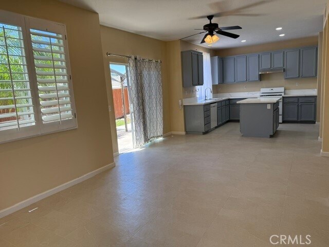 Building Photo - 42171 Orange Blossom Dr