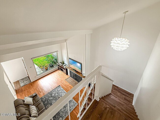 Building Photo - 560 Chapala Dr