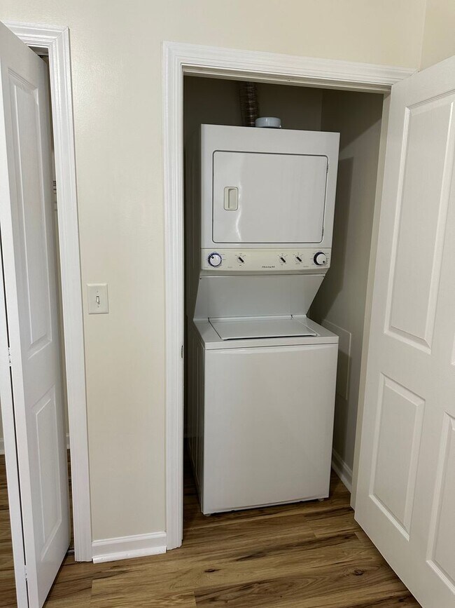 Building Photo - 36-40 W. Market Street