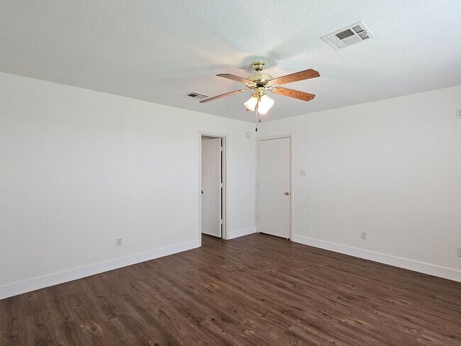 Building Photo - 5106 Holster Dr