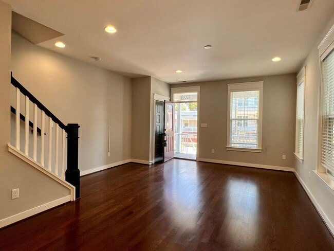 Building Photo - 1228 N 31st St