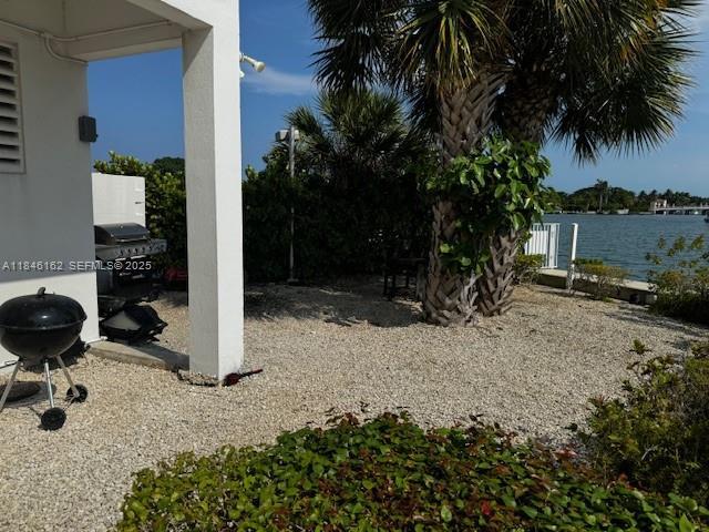 Building Photo - 9100 W Bay Harbor Dr