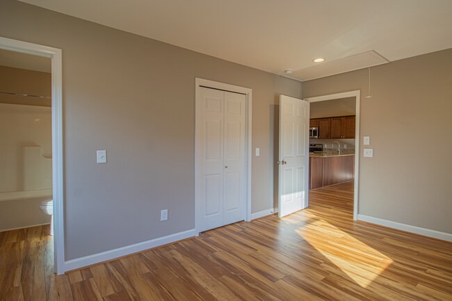 Building Photo - 218 Ava Wy