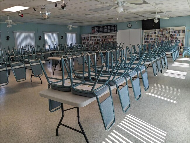 Building Photo - 1830 Restful Dr