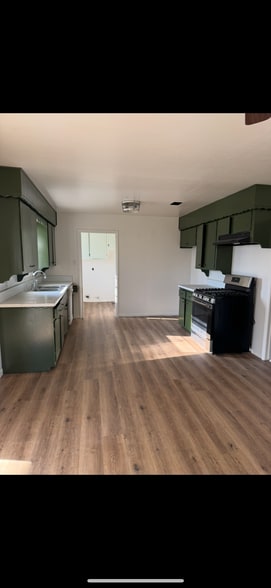 Building Photo - 207 Runaway Bay Dr