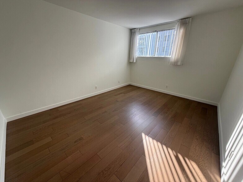 Building Photo - 850 2nd St