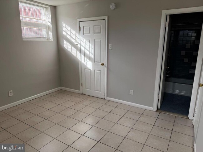 Building Photo - 5711 Erdrick St