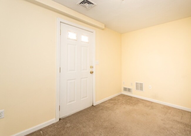 Building Photo - 1005 Trapelo Rd