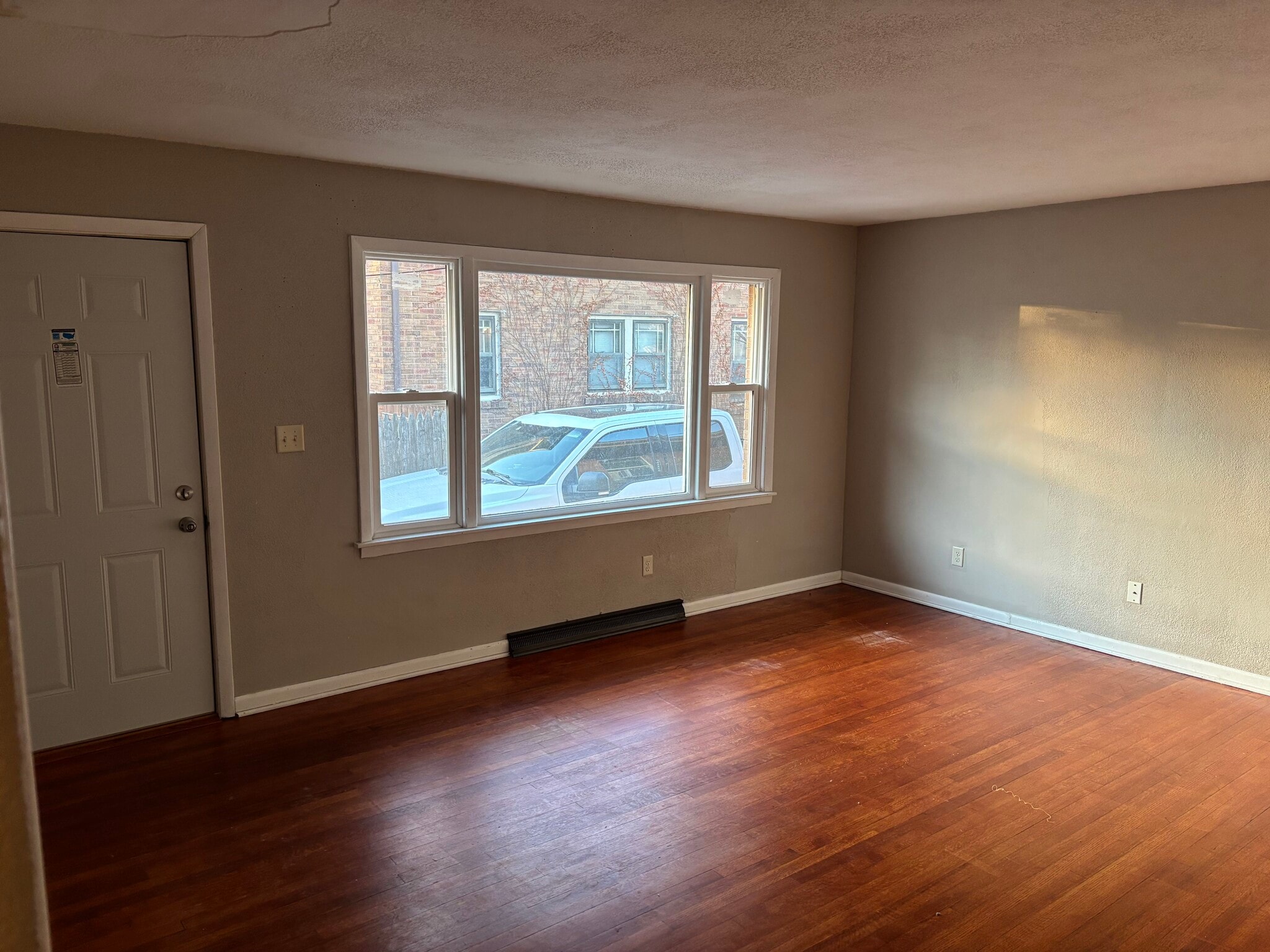 Building Photo - 1505 Benton St