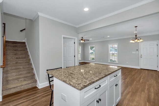 Building Photo - 1706 Verdery St