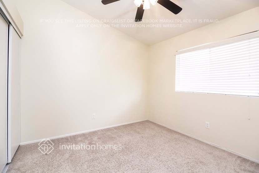 Building Photo - 45613 Clubhouse Dr