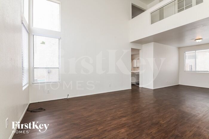 Building Photo - 1705 Talon Ave