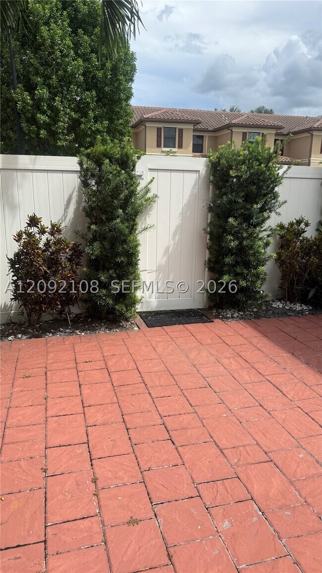 Building Photo - 3301 W 89th Terrace