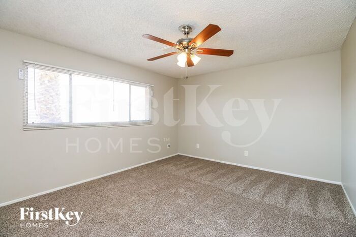 Building Photo - 4428 S La Corta Dr