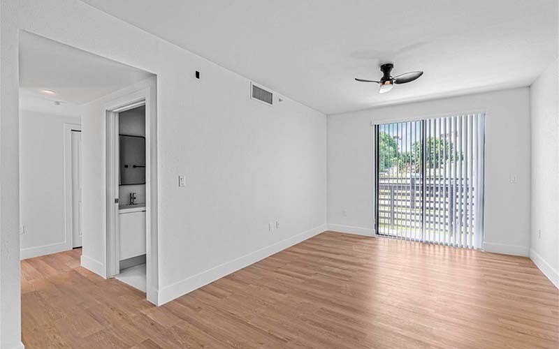 Building Photo - 16955 SW 100th Ave
