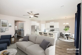 Building Photo - 530 Glenmanor Dr