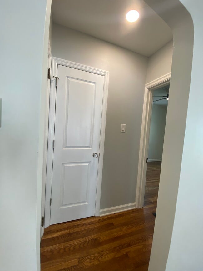 Building Photo - 6903 Buckingham Pl