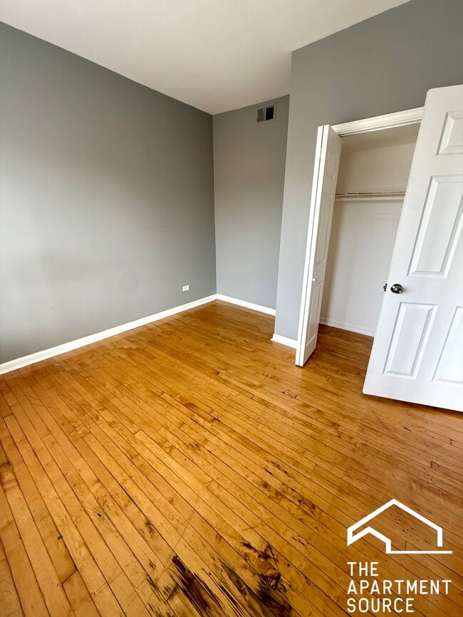 Building Photo - 4058 W Congress Pkwy