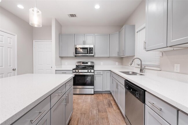 Building Photo - 17137 Wilthorne Colony Ct